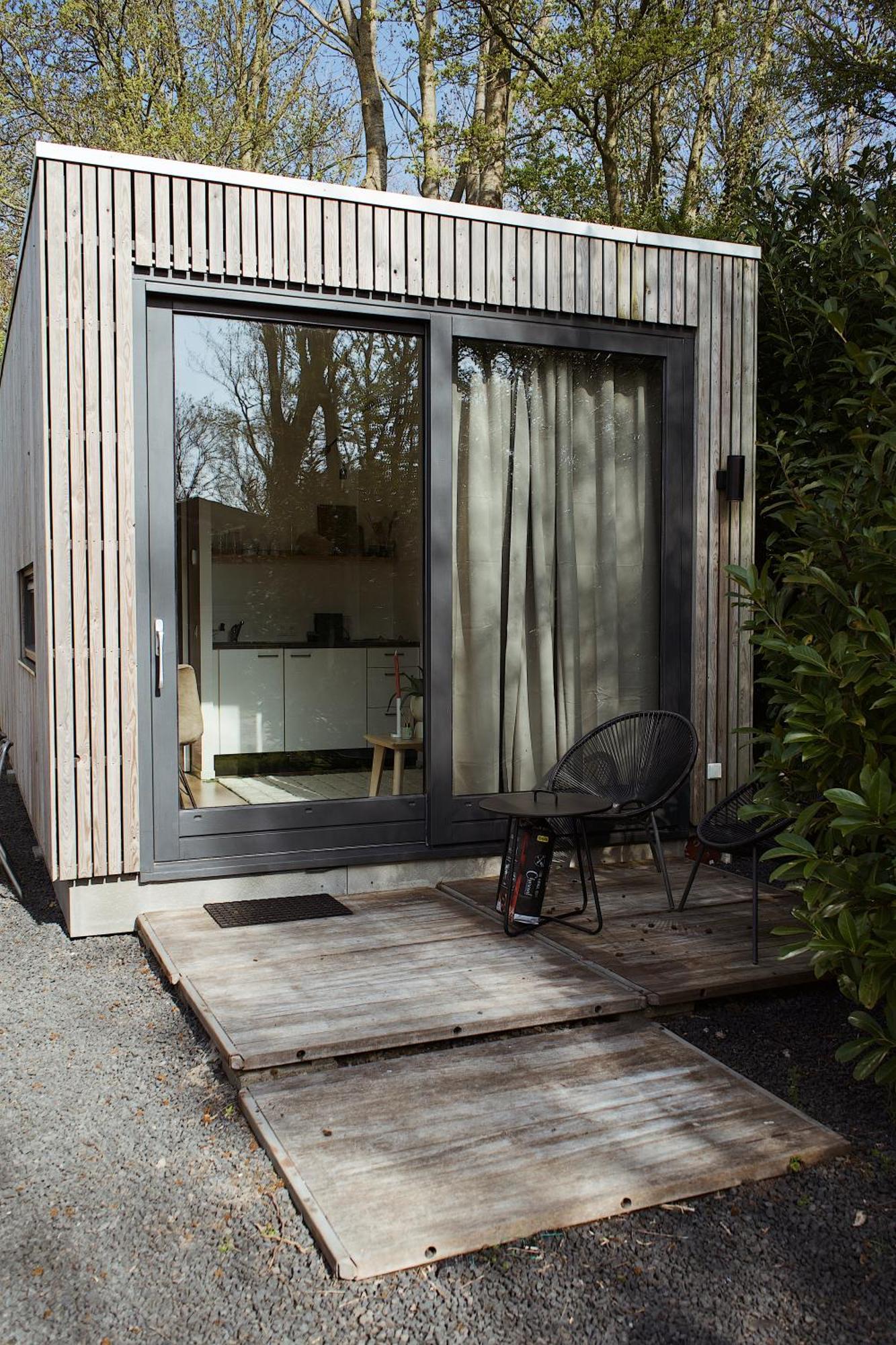 Vila Modern Tiny House Op Rustig Watersportpark Elahuizen Exteriér fotografie